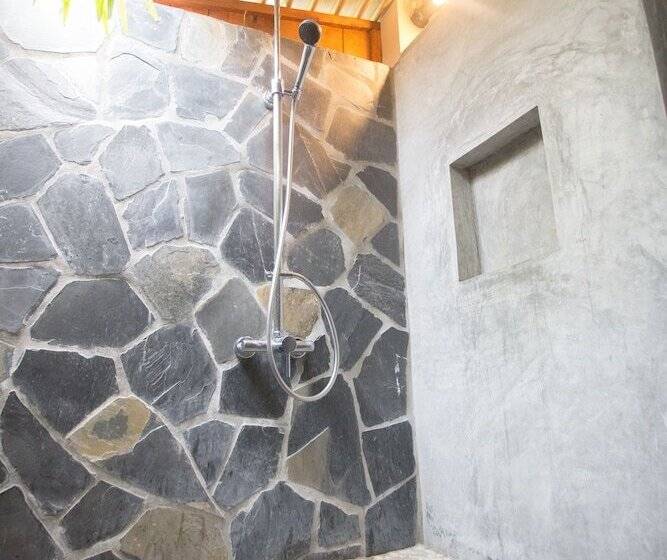 Вилла 3 Спальни, Rice Farm Villa Suratthani