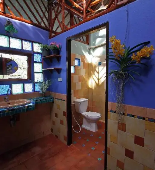バス共有のスタンダードルーム, Shanti Lodge Phuket