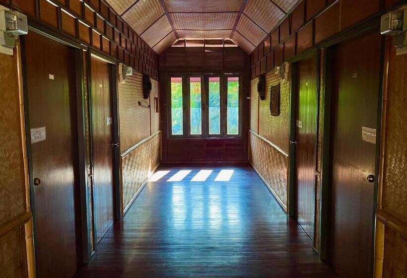 스탠다드 룸 공동 욕실, Shanti Lodge Phuket