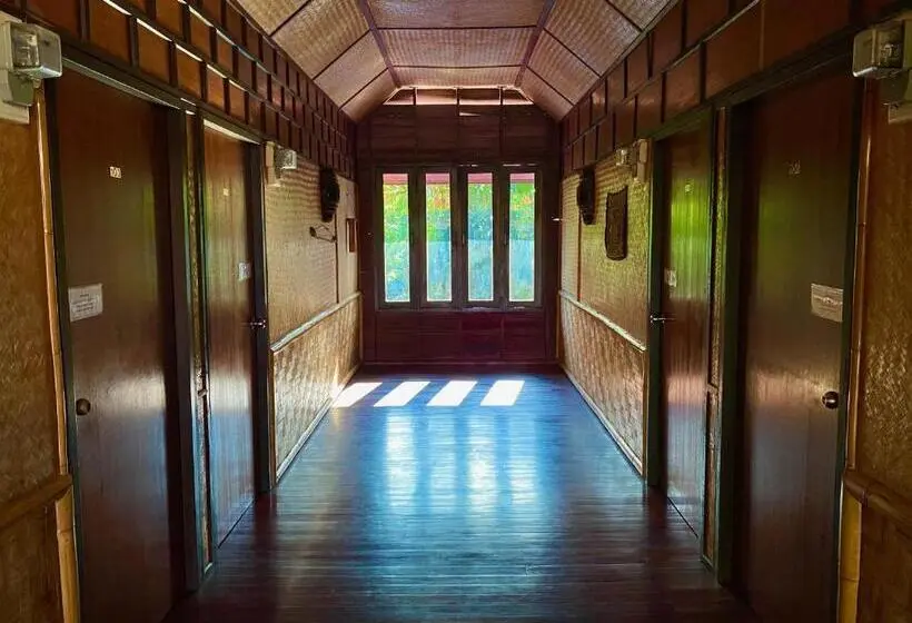 バス共有のスタンダードルーム, Shanti Lodge Phuket