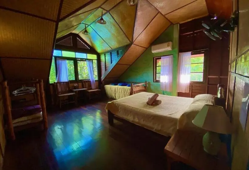 バス共有のスタンダードルーム, Shanti Lodge Phuket