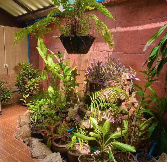 스탠다드 트리플 룸 테라스, Shanti Lodge Phuket