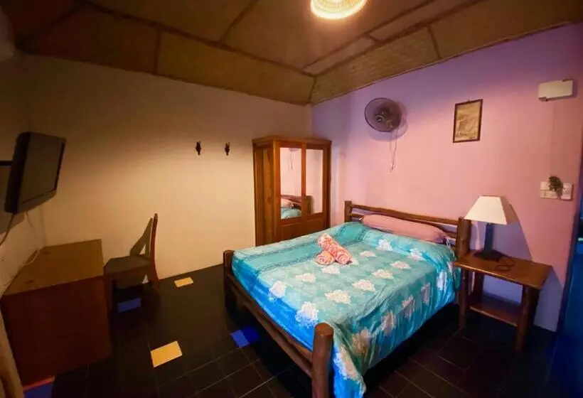 テラス付スタンダードルーム, Shanti Lodge Phuket