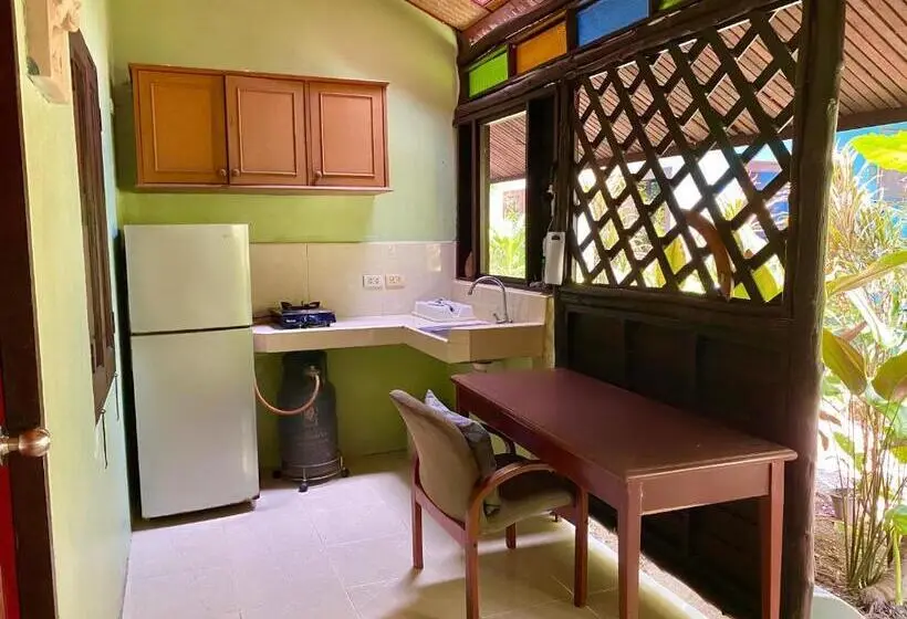 デラックスルーム, Shanti Lodge Phuket