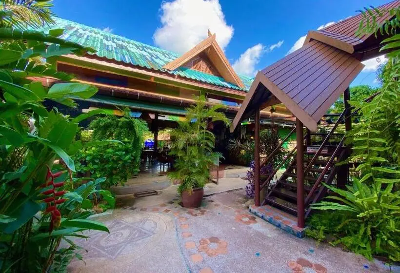 デラックスルーム, Shanti Lodge Phuket