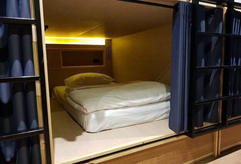 공동 객실, Borbaboom Phuket Poshtel & Hostel