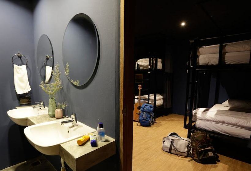 공동 객실, Borbaboom Phuket Poshtel & Hostel