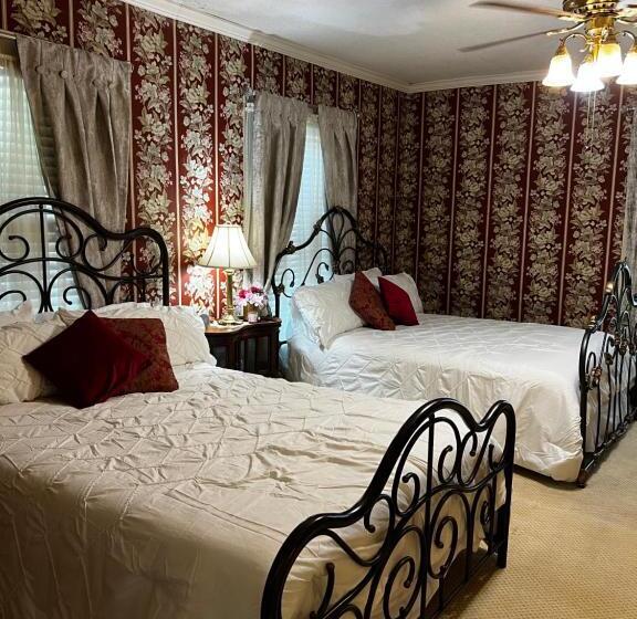 غرفة قياسية رباعية, Commodore Bed & Breakfast