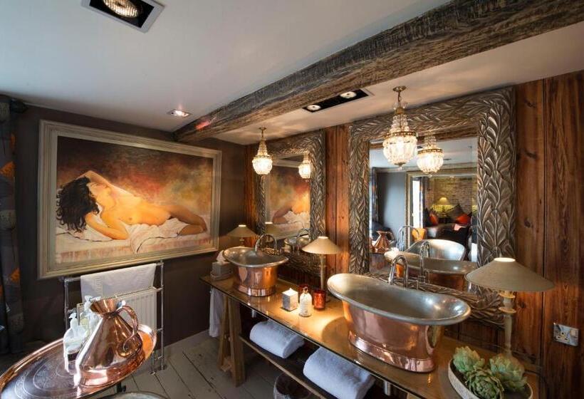 סוויטה, The Five Bells Inn