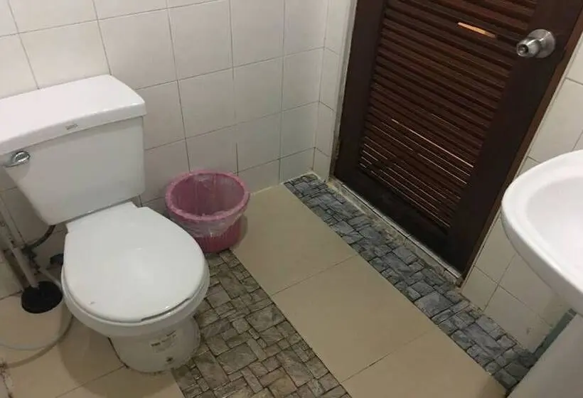 Quarto Triplo Standart, Lucky Guest House