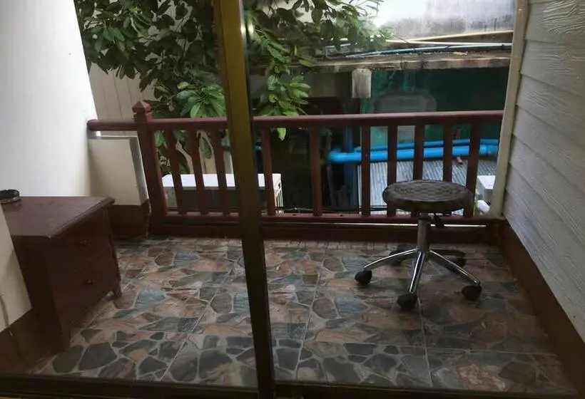 Quarto Triplo Standart, Lucky Guest House