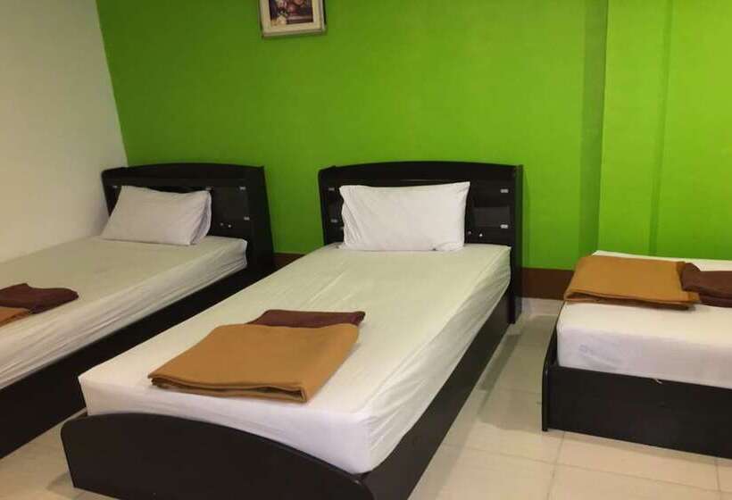 Quarto Triplo Estandar, Lucky Guest House