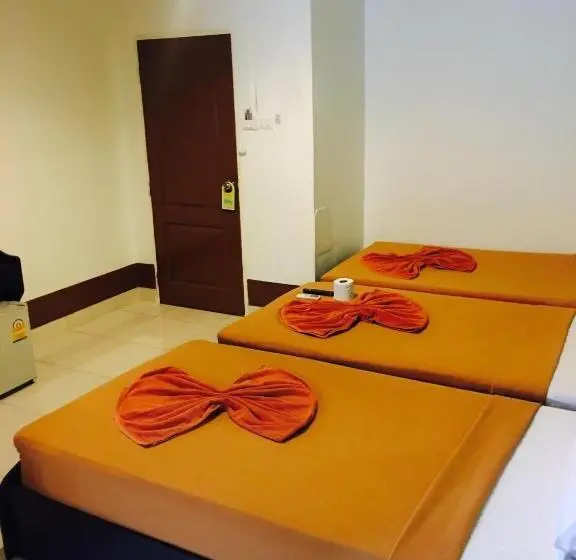 Quarto Triplo Deluxe, Lucky Guest House
