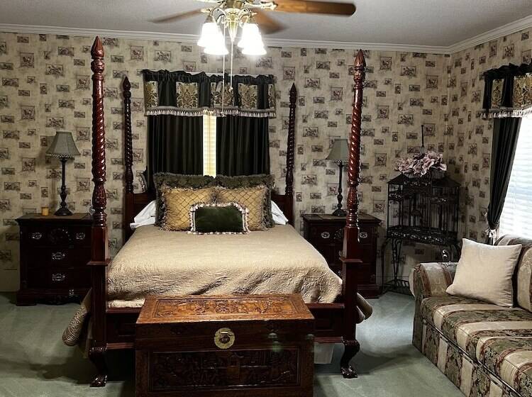 غرفة قياسية ثلاثية حمام مشترك, Commodore Bed & Breakfast