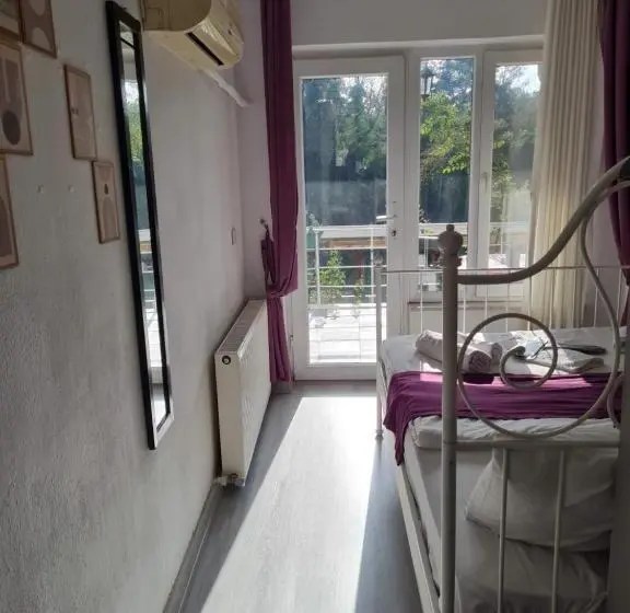 اتاق اکونومی, Agva Temmuz Otel