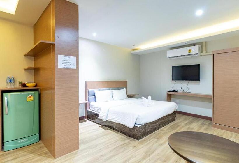 家庭间, Oun Residence