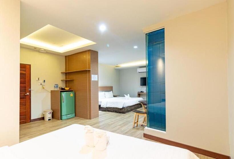 家庭间, Oun Residence