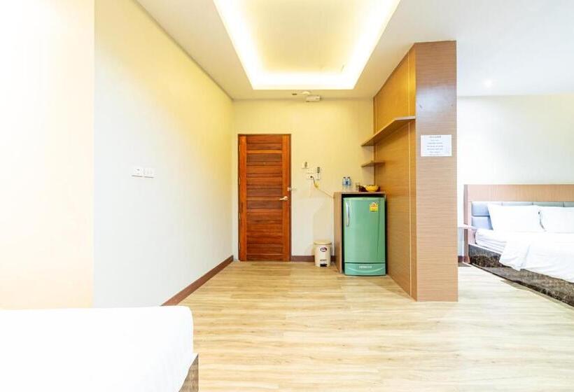 家庭间, Oun Residence