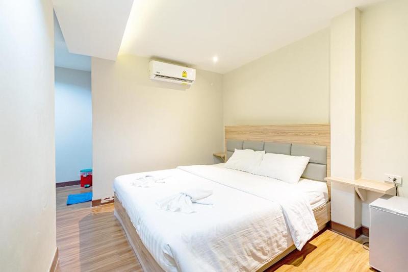 标准间, Oun Residence