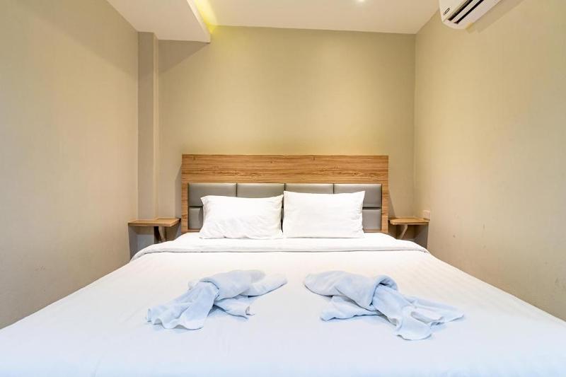 标准间, Oun Residence