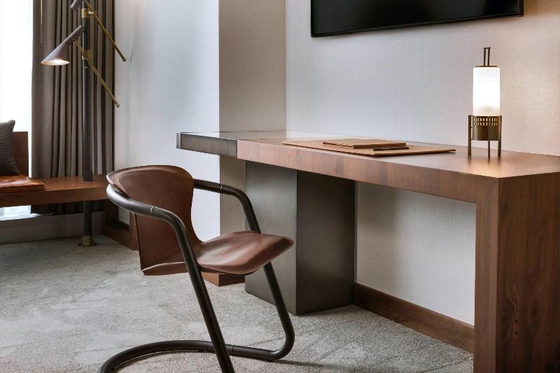 سوییت اجرایی, Phu Cuong Beach