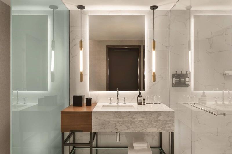 سوییت اجرایی, Phu Cuong Beach