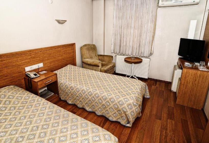 Номер Стандарт Трехместный, Serenti