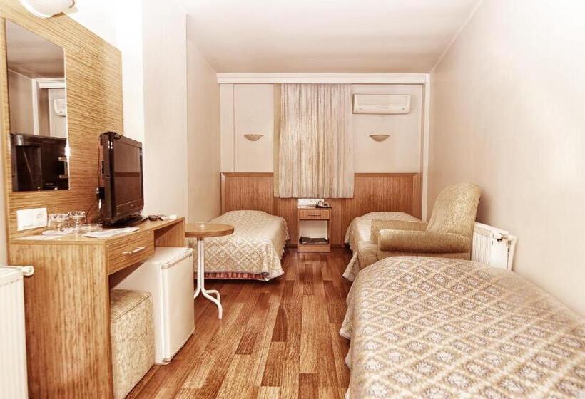 Номер Стандарт Трехместный, Serenti