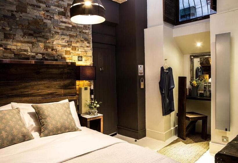 اتاق لوکس با تخت بزرگ, The Cow Hollow