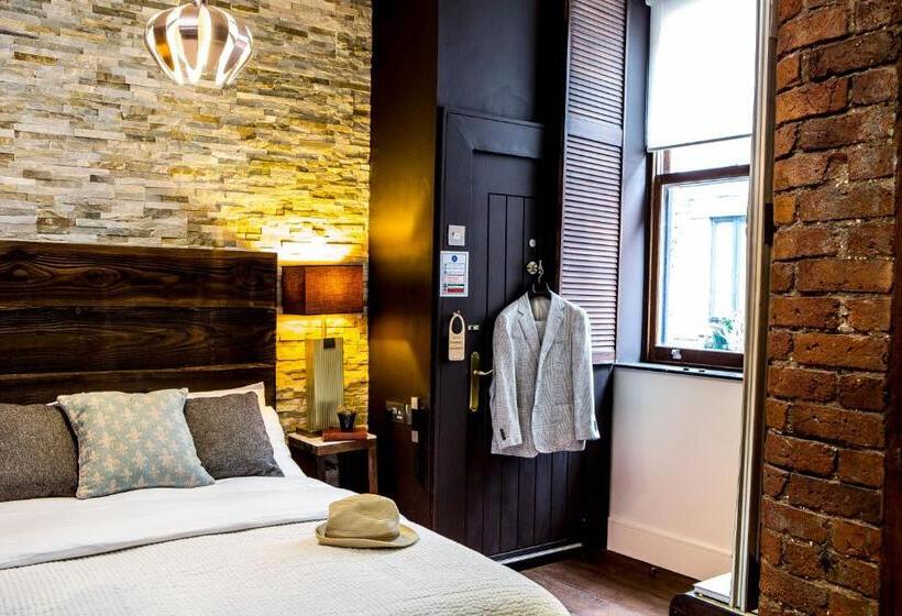 اتاق لوکس با تخت بزرگ, The Cow Hollow