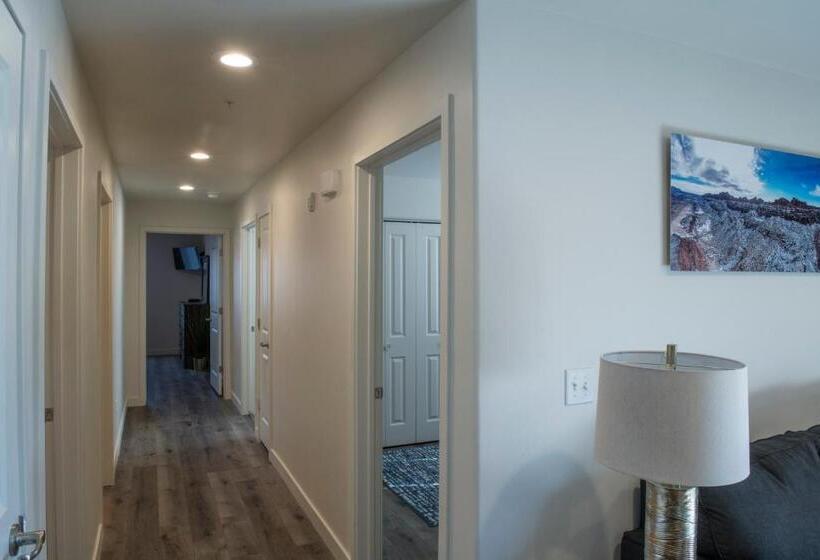 带3个卧室的公寓, Moab Redcliff Condos