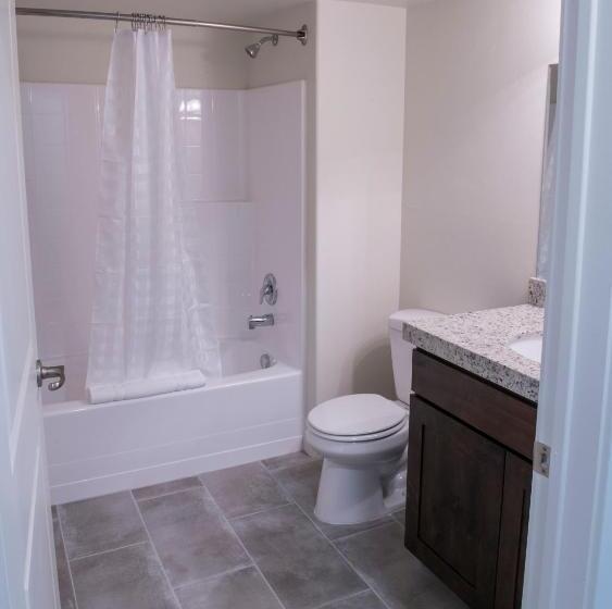 آپارتمان 1 خوابه با چشمانداز استخر, Moab Redcliff Condos