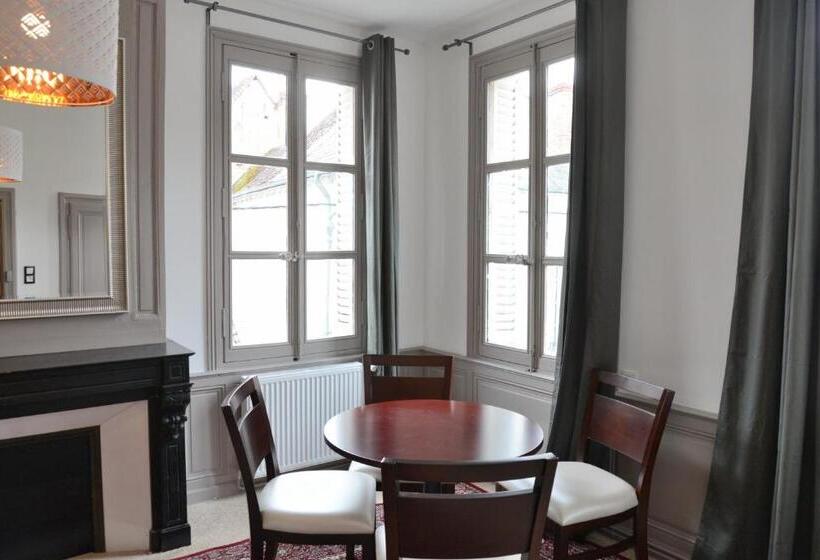 家庭套房, Maison Du Chatelain