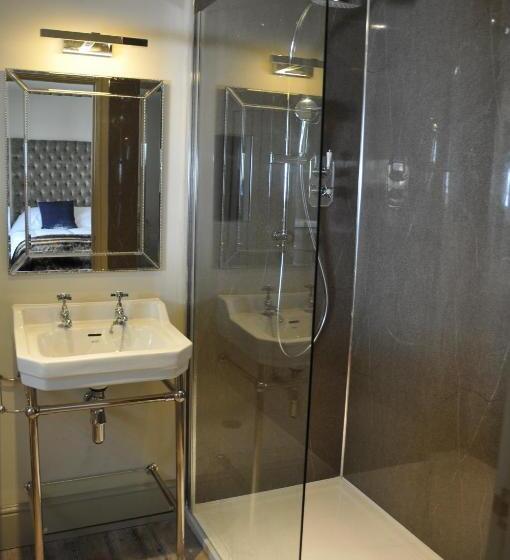 غرفة سوبيريور عائلية, The Red Lion Inn