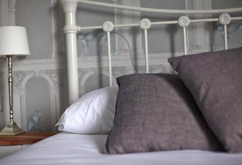 غرفة سوبيريور, The Westgate