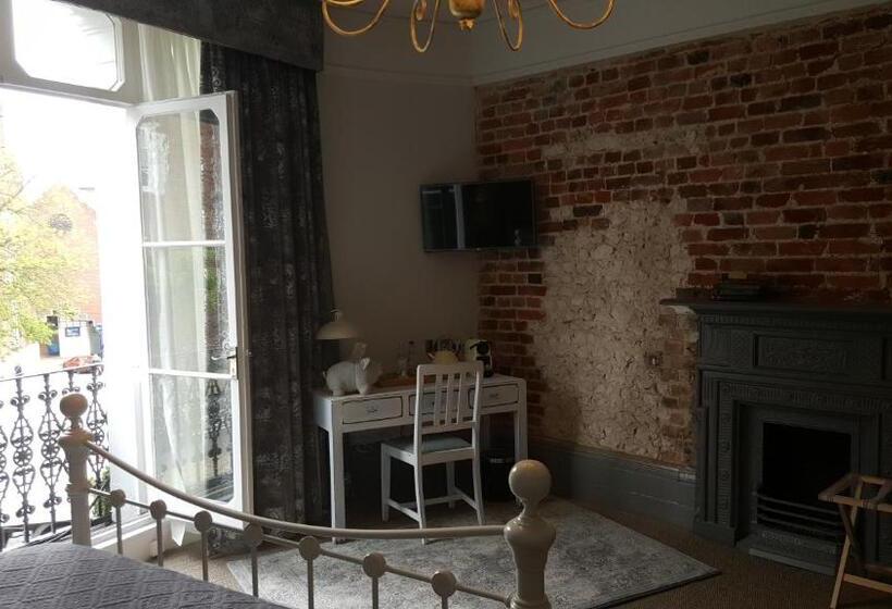 高级大房间, The Westgate