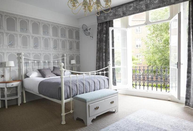 高级大房间, The Westgate