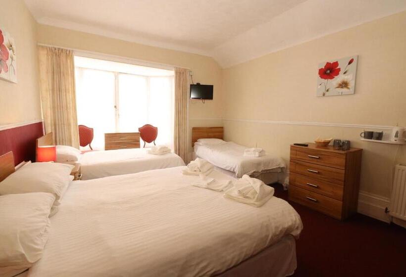 חדר משפחתי, Daish S