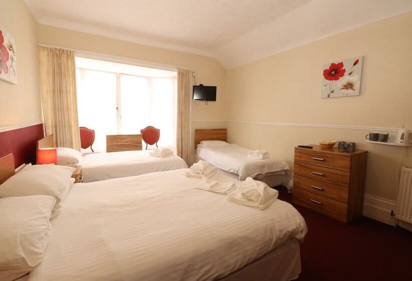 חדר משפחתי, Daish S