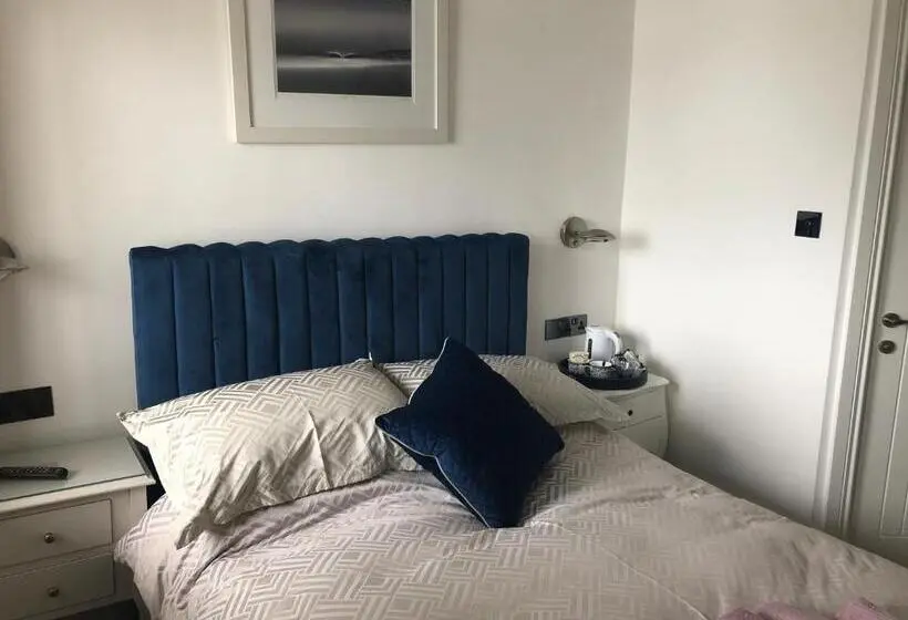オーシャンビュースタンダードルームバルコニー付き, Lazy Waves Boutique B&b