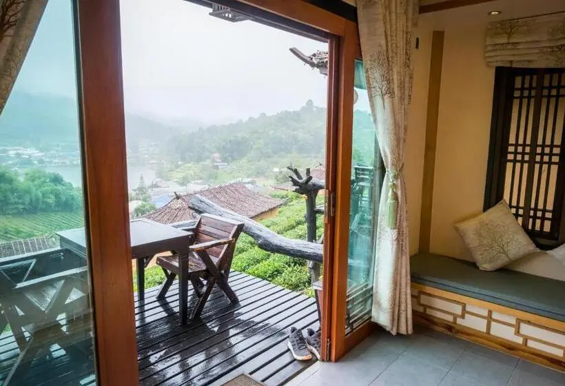 اتاق لوکس, Lee Wine Ruk Thai Resort