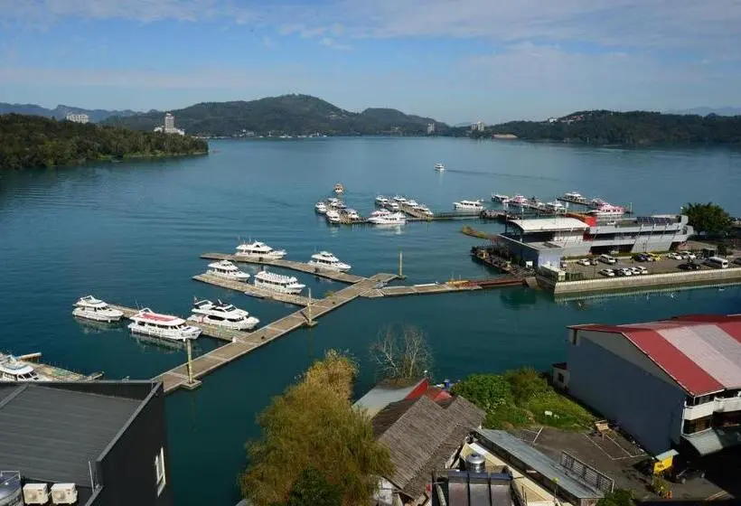 اتاق استاندارد چهار تخته, Yi Da Lakeside