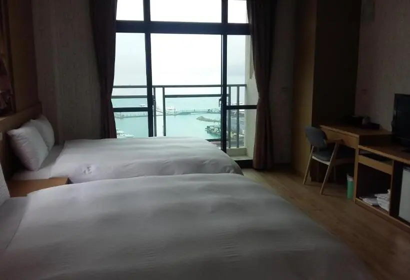 اتاق استاندارد چهار تخته, Yi Da Lakeside
