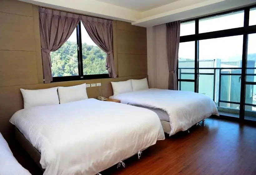 اتاق کلاسیک چهارنفره, Yi Da Lakeside