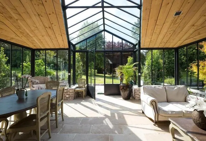 اتاق لوکس با تخت بزرگ, La Maison Du Parc