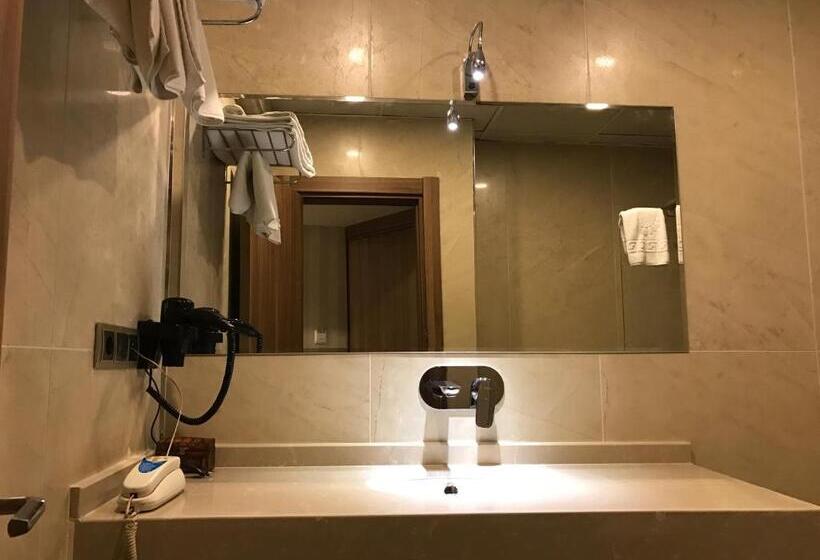 スタンダードルーム, Keles