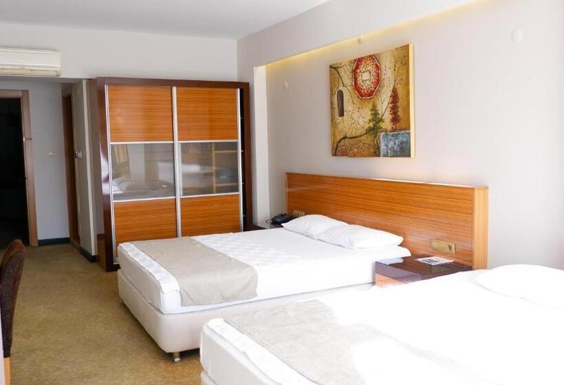 חדר סטנדרט לשלושה, La Bella Salihli