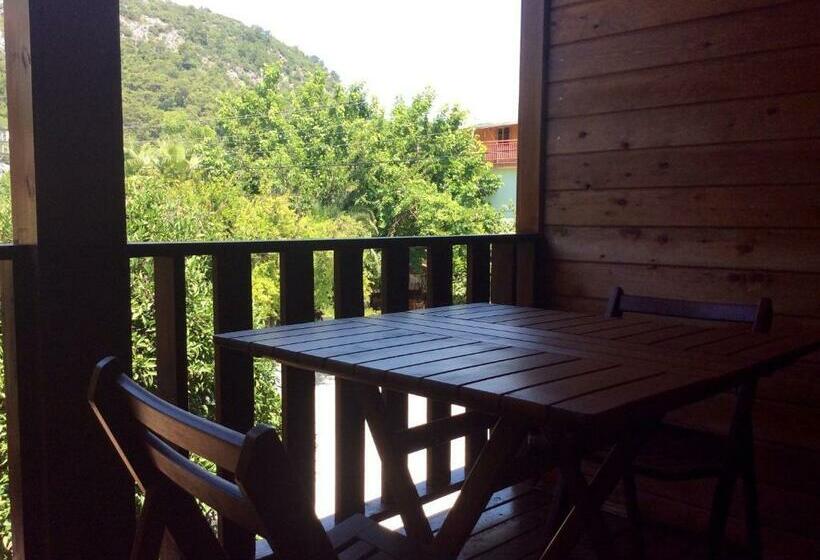 デラックススイート, Palm Konak