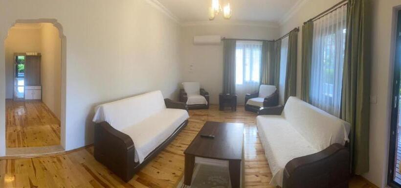 ２ベッドルームハウス, Palm Konak