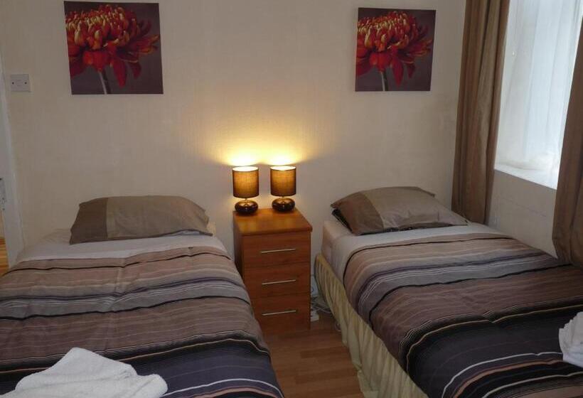 اتاق استاندارد با سرویس بهداشتی مشترک, Arbour Guest House
